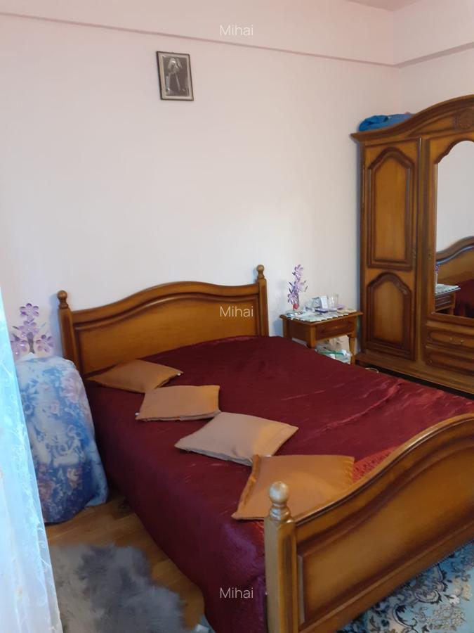 Piata Iancului Metrou,bl.2018,et.3/5,DECOMANDAT,Amenajat,Centrala,geam la baie - 1