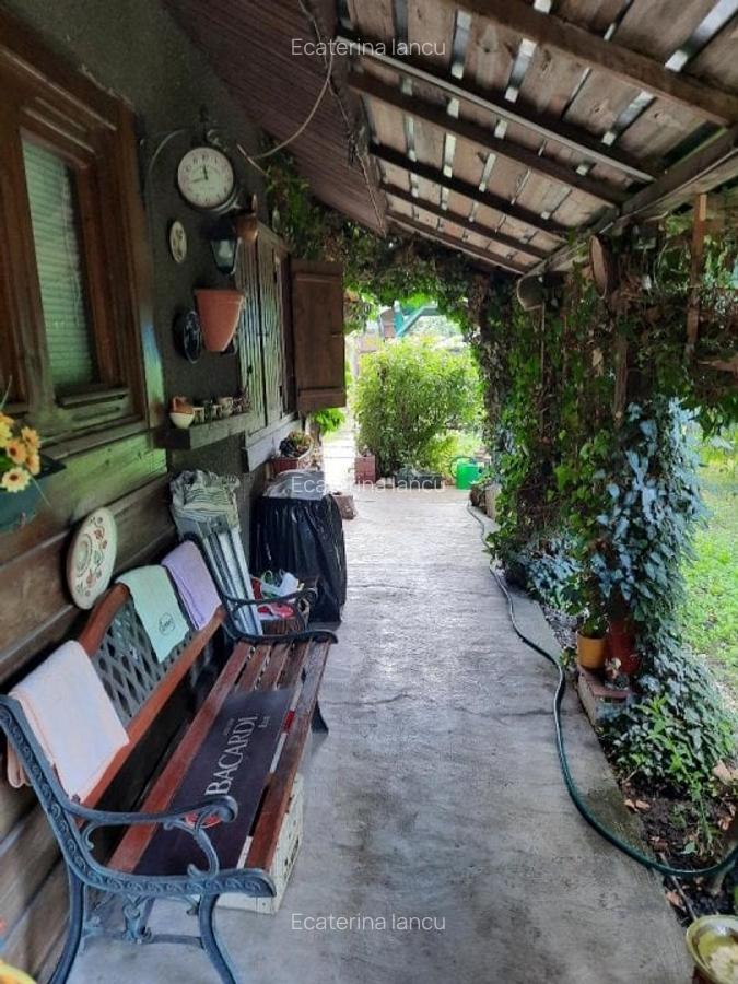 Casă cu 4 camere în Cocorăștii Colț - 11