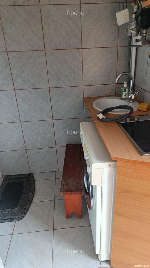 Inchiriez camera cu baie - 1