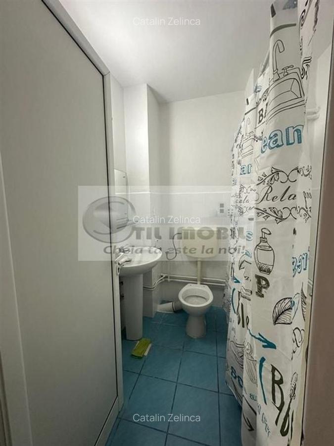 APARTAMENT 1 CAMERA DECOMANDAT PACURARI  IN SPATE LA PETROM 300 EURO - 6