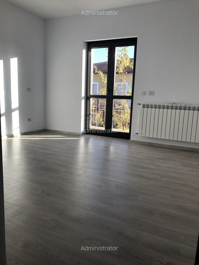 Apartament cu 3 camere decomandat în Băneasa - 4
