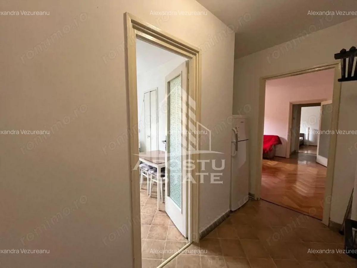Apartament cu 3 camere, semidecomandat, etajul 2, zona Centrala - 2