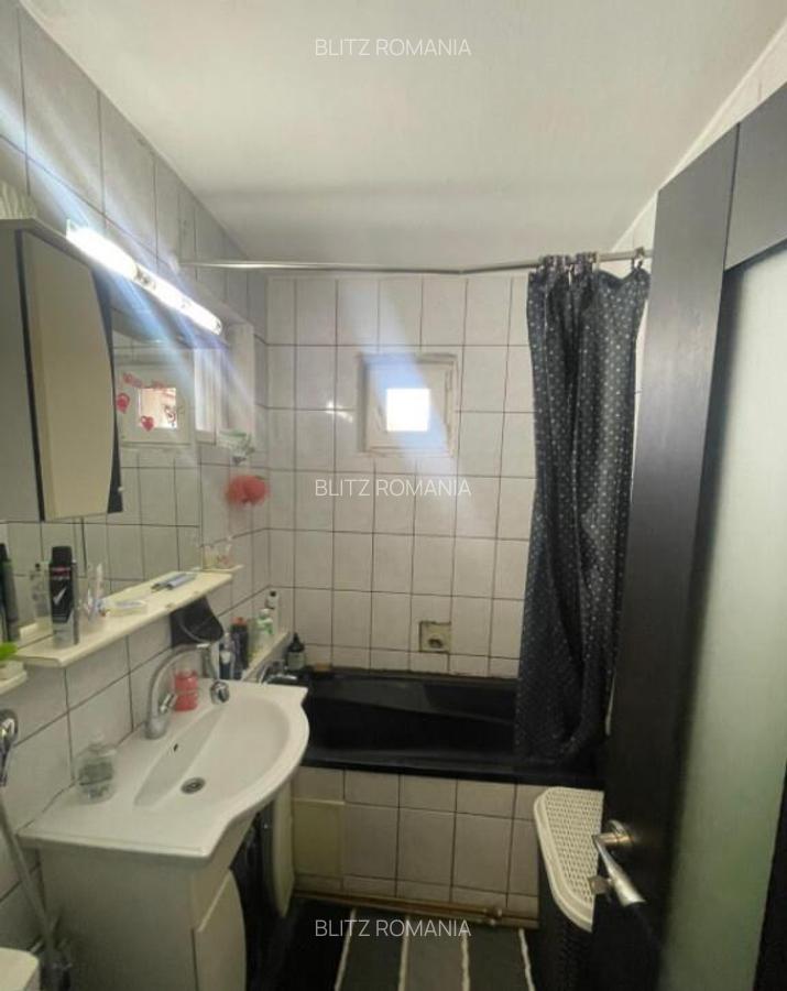 Apartament cu 3 camere, foarte spa?ios ?i bine compartimen - 4