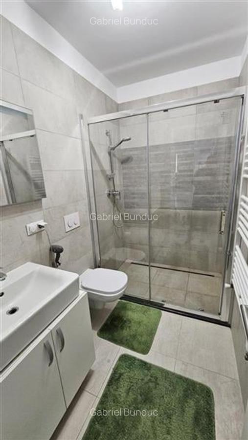 Apartament cu 3 camere decomandat, mobilat în Tractorul - 13