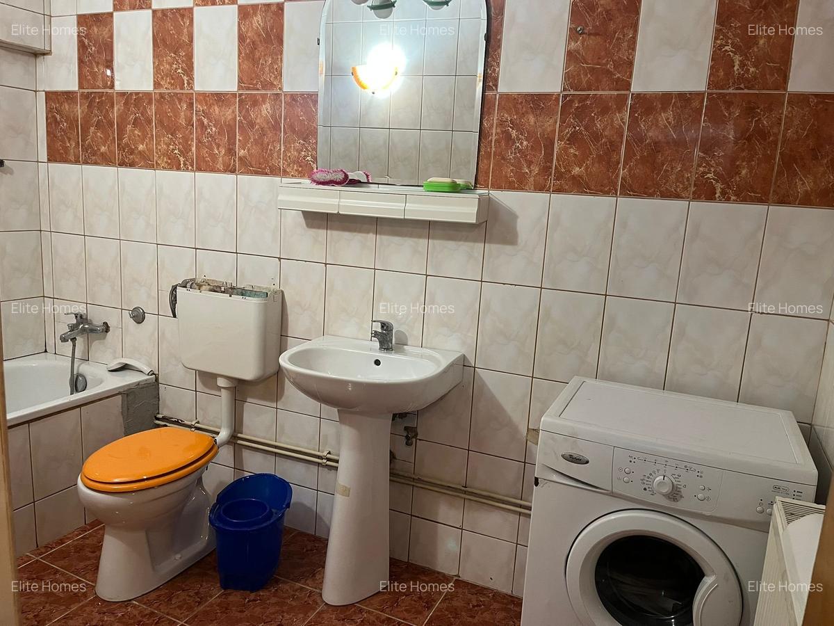 Casă cu 5 camere în 1 Mai - 17
