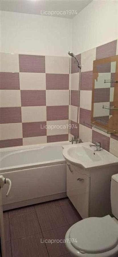 Apartament cu 2 camere DECOMANDAT in Nicolina, Biserica Catolica - 7