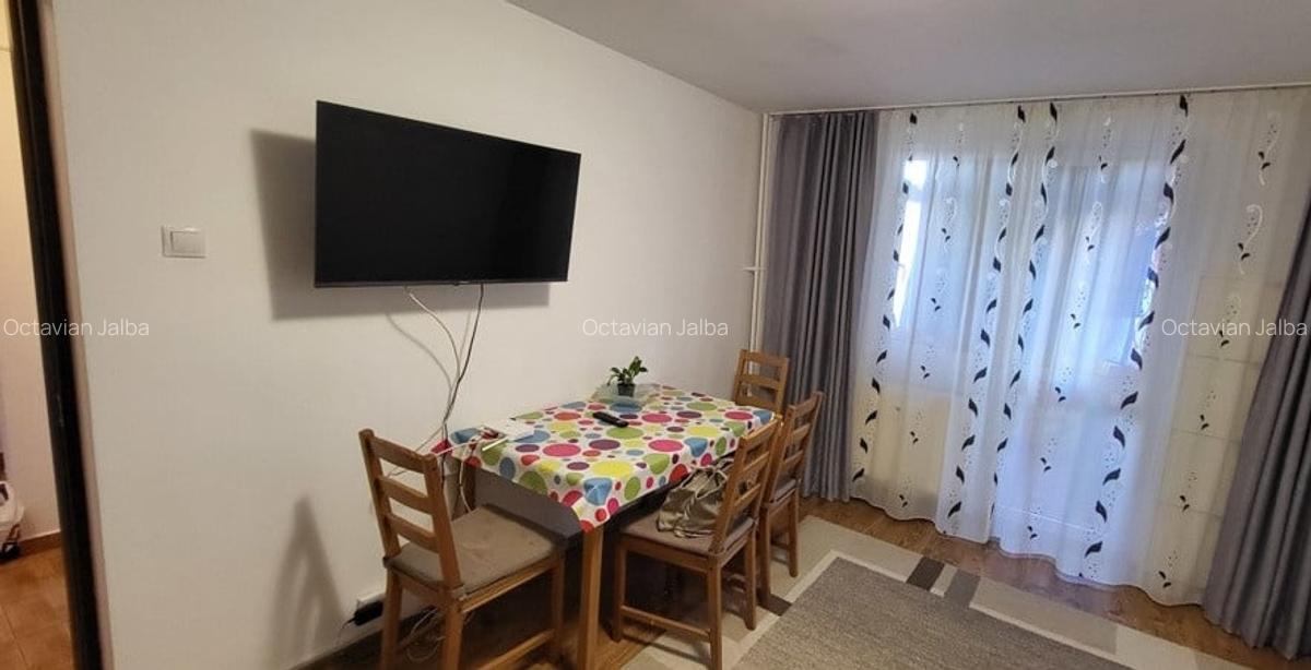 Apartament de 2 camere, 45 mp, decomandat, metrou, zona 1 Decembrie 1918 - 2