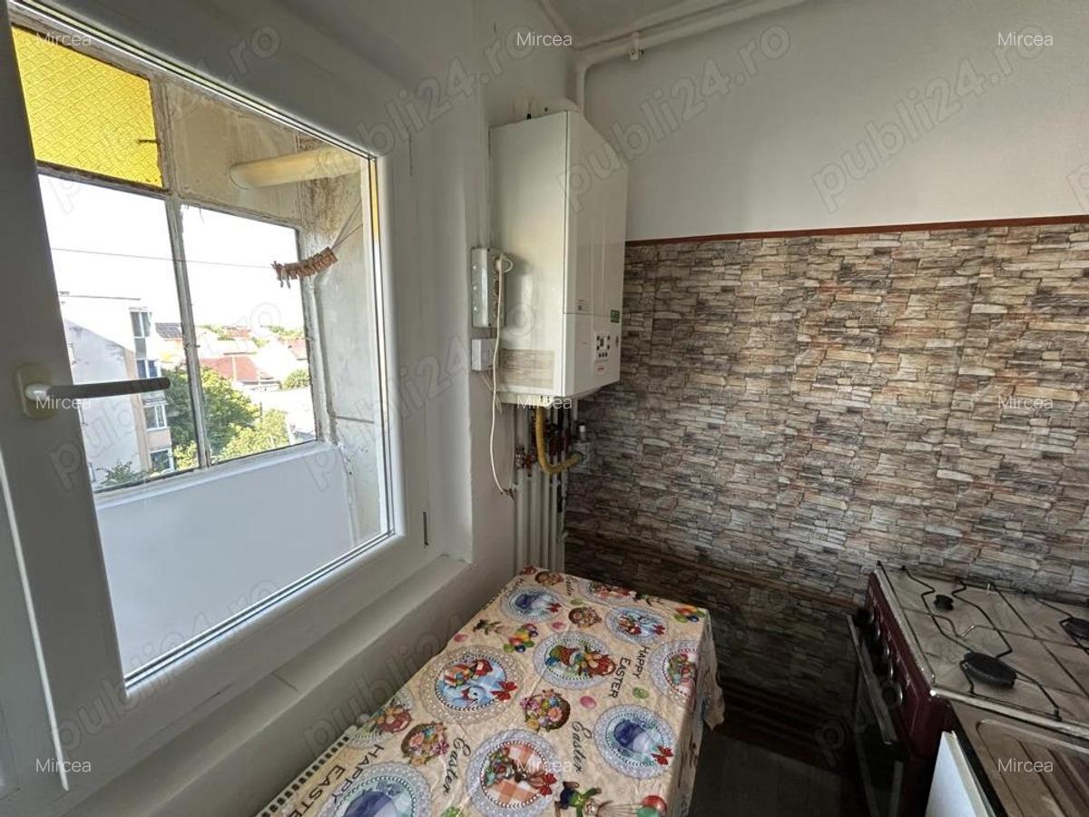 Inchiriez apart.1 cam.Micalaca-Miorita, st.45 mp.,et.4 din 4,cu balcon 7 ml,cu termoteca - 5