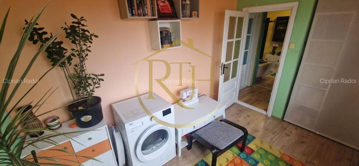 Vand apartament cu 4 camere in zona spitalul judetean,comision ,,0'' - 6