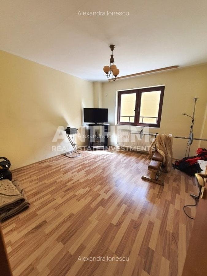 Casa spatiu comercial de inchiriat etajul 1+M zona Vitan - 15