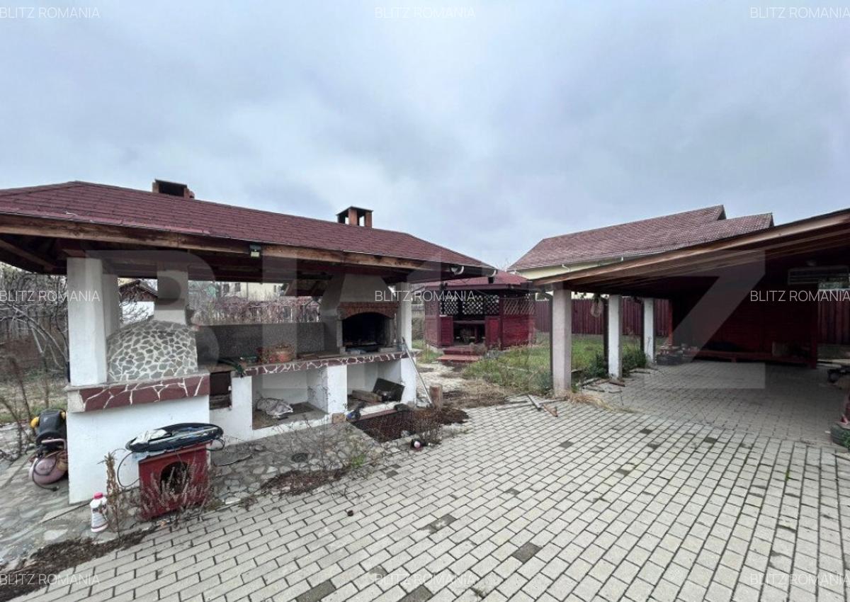 Casa cu 7 camere, 4 bai, 330 mp, 900 mp curte, zona Ford - 2