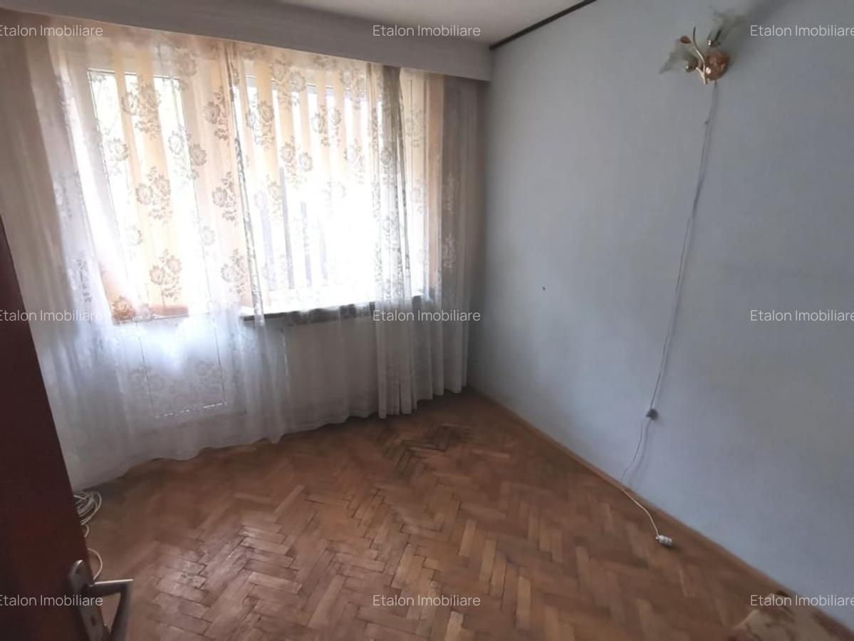 Apartament 3 camere semidecomandat, zona centrala, Piatra Neamt - 2