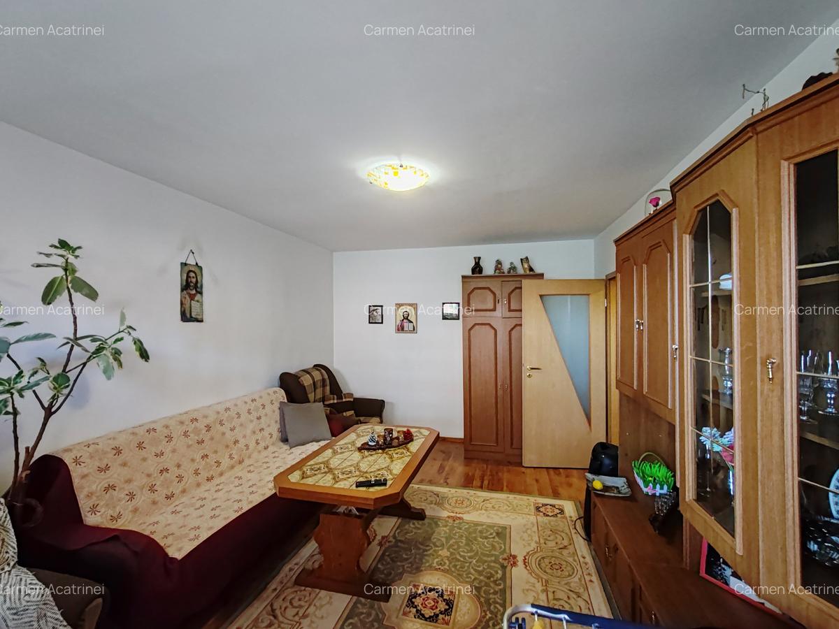 Apartament cu 3 camere decomandat în Răcădău - 4