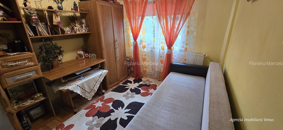 Apartament 3 camere zona Primaverii etaj 1 - 8
