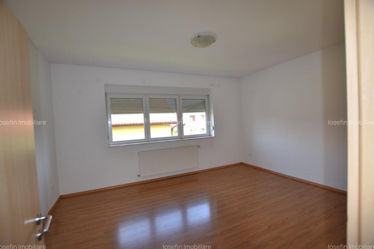 Vila de 200 mp in curte de 800 mp - 5