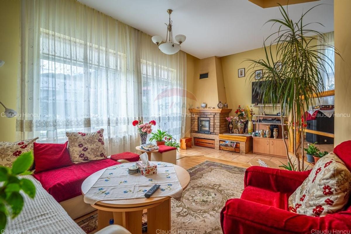 Casa spatioasa in Busteni, cu vedere superba catre Muntii Bucegi - 4 Casa spatioasa in Busteni, cu vedere superba catre Muntii Bucegi - 4