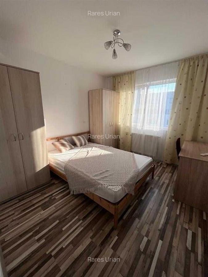 Apartament de inchiriat cu loc de parcare, 3 camere in cartierul Intre Lacuri, C - 5