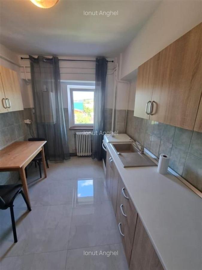 Apartament 3 camere decomandat - Podul de Fier - 2