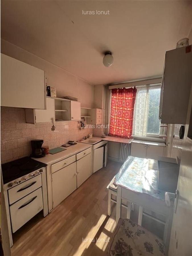 Apartament cu 4 camere decomandat în Cantemir - 10