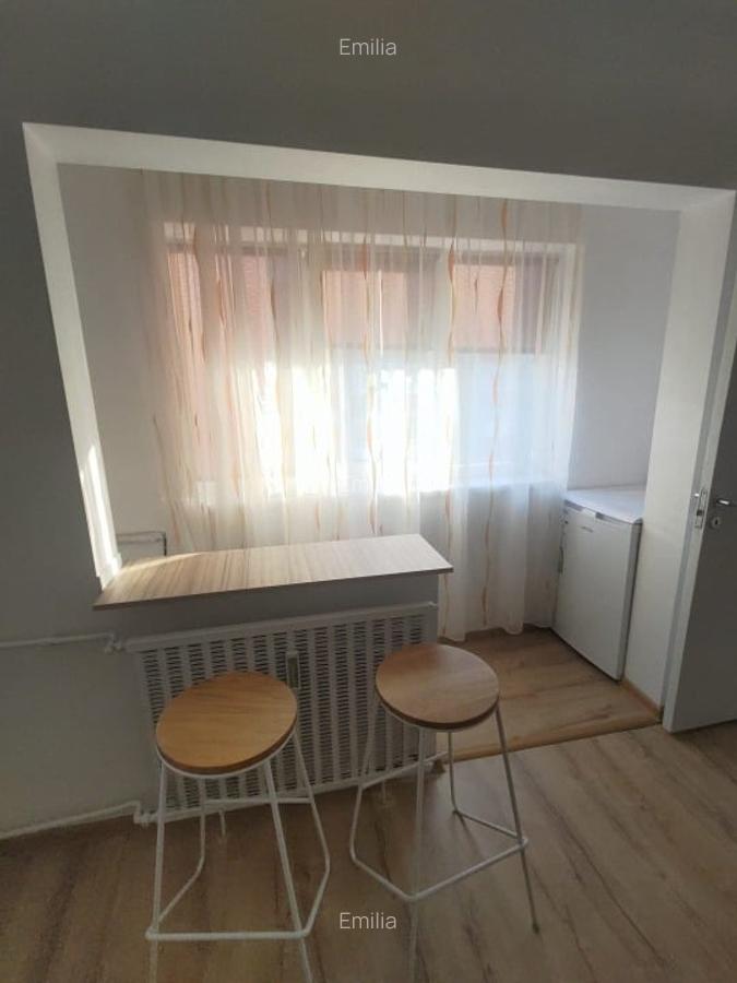 Proprietate, inchiriez - 2