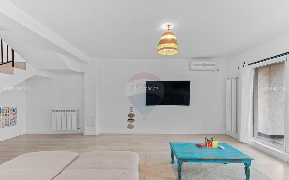 VANZARE Casa / Vila moderna cu 4 camere si curte Dragom... - 27