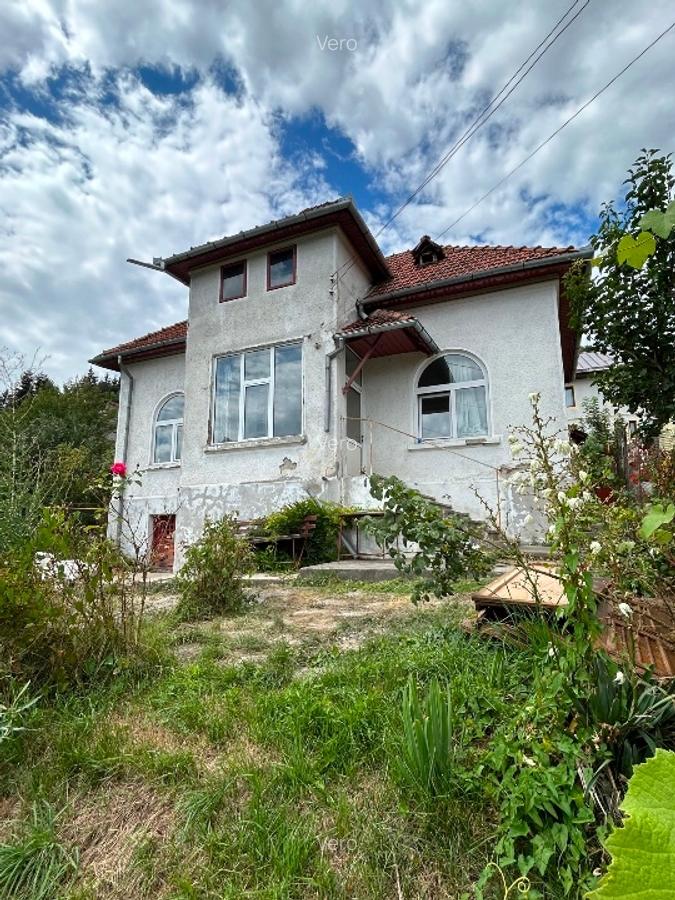 Casă 4 camere, 701 mp teren – Câmpulung, vedere superbă - 6