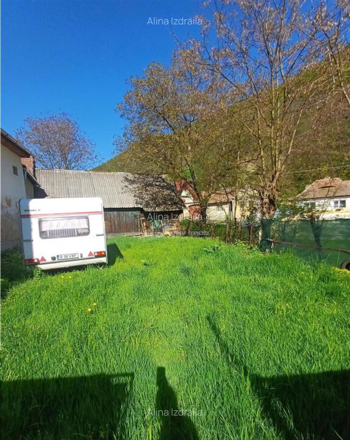 Teren intravilan cu toate utilitatile in sat de munte - 4 Teren intravilan cu toate utilitatile in sat de munte - 4