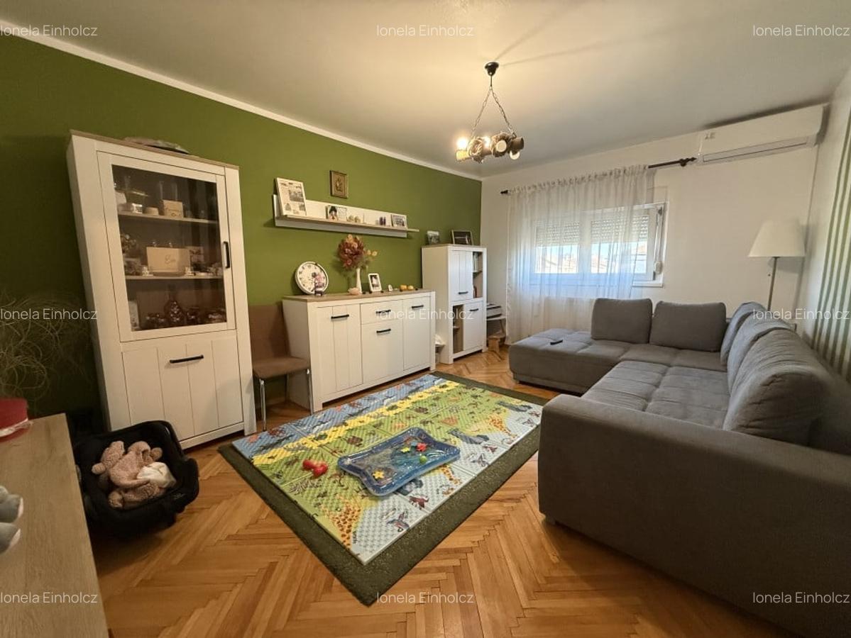 Apartament spatios cu 3 camere, decomandat, 65 mp utili + balcon 3 mp - Soarelui - 2