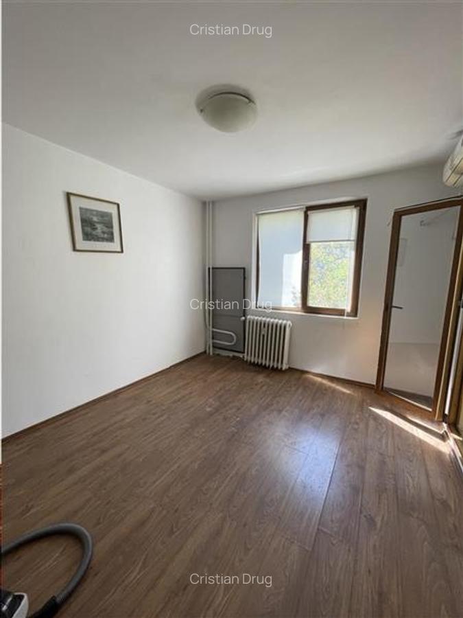 Apartament 3 camere Chisinau - 2