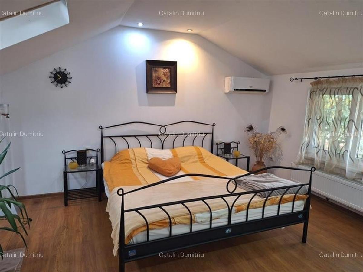 Casa Bartolomeu, pe doua nivele, stil deosebit, curte comuna - 16