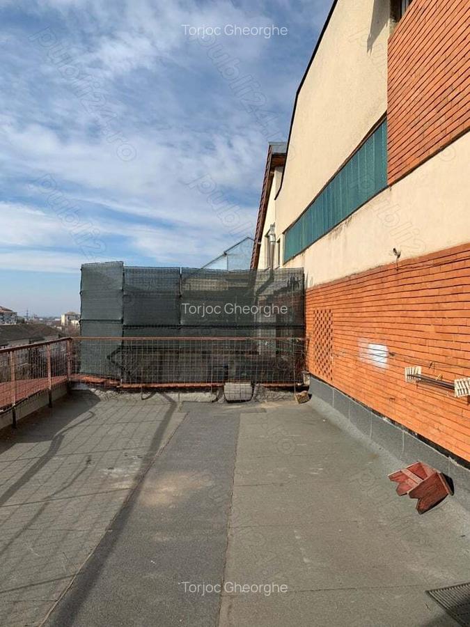 Persoana fizica: Apartament 3 camere ?i terasa - 113 mp total Rogerius, Oradea - 4