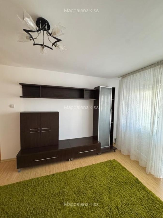 Ofer spre inchiriere ap. 4 camere decomandate - 4