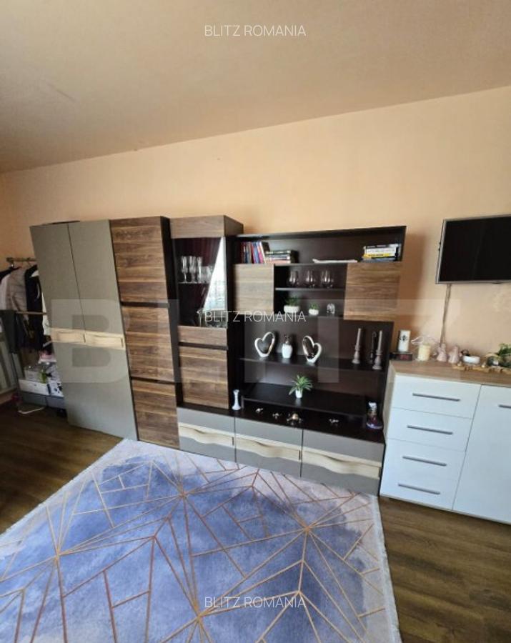 Casa cu 3 camere, 100 mp, zona centrala - 1