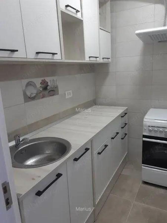 Garsoniera costin georgian-modern-metrou la scara blocului - 5