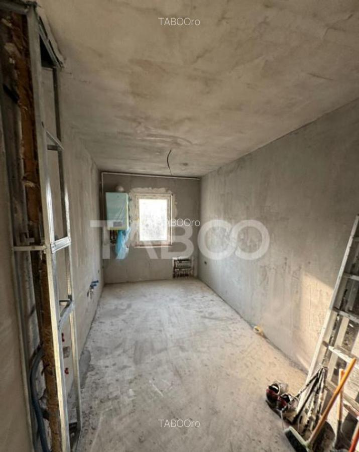 Apartament 3 camere de vanzare decomandat 56mp zona Valea Au - 2