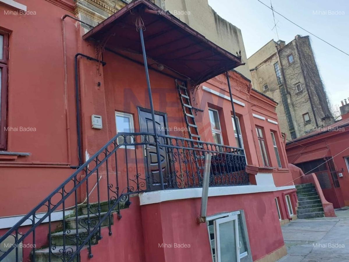 Apartament in vila de vanzare, zona Armeneasca - 1