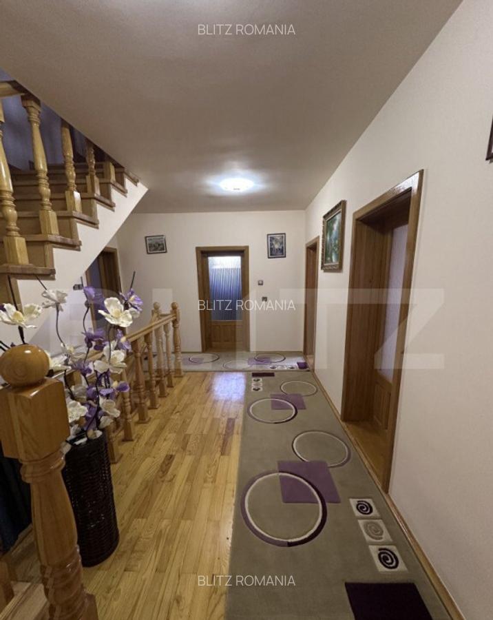 Casa spa?ioasa, 11 camere, 600 mp, teren 1450 mp, zona Li - 14