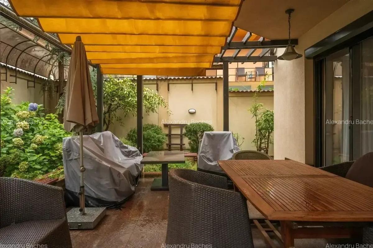 Vila de Lux ideal familie / sediu de firma in zona centrala - 25