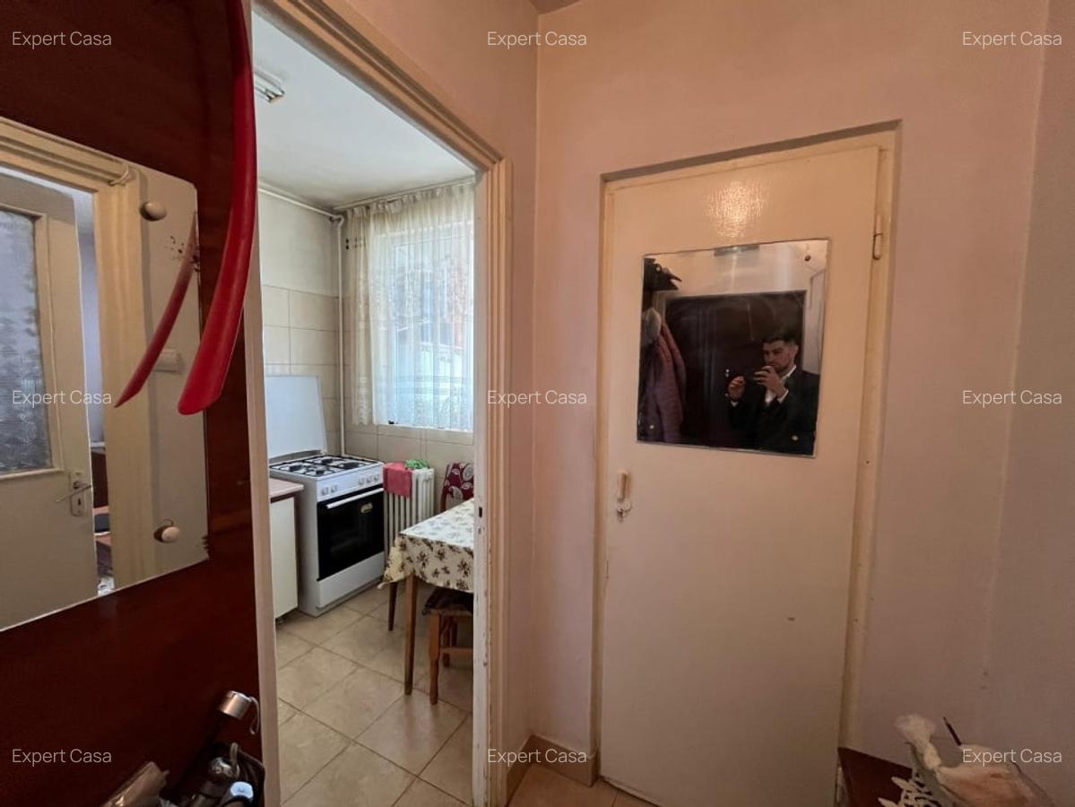 2 Camere | 1 MAI | Ion Mihalache | Bloc Anvelopat | 2 Minute metrou - 8