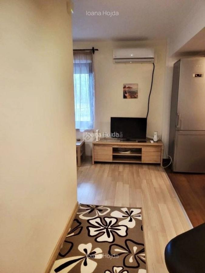 Apartament cu 3 camere semidecomandat, mobilat în Central - 15