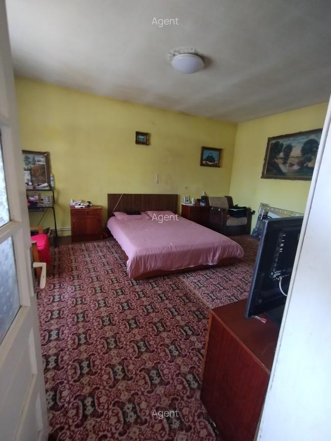 Casă cu 5 camere în Est - 4