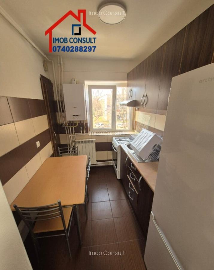 Ultracentral, etajul 2, apartament spatios, Cod CE 949 - 7