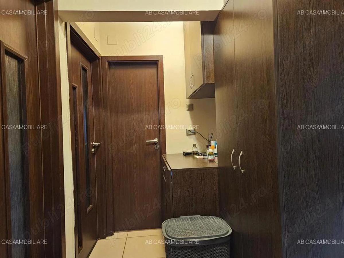 Apartament mare, 3 camere, decomandat, etaj intermediar, Timi?oara, Shopping City, comision 0% - 12