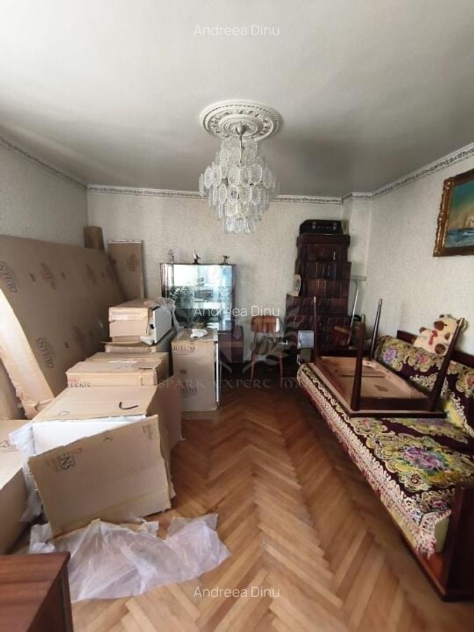 // CASA PAULESTI // - 4