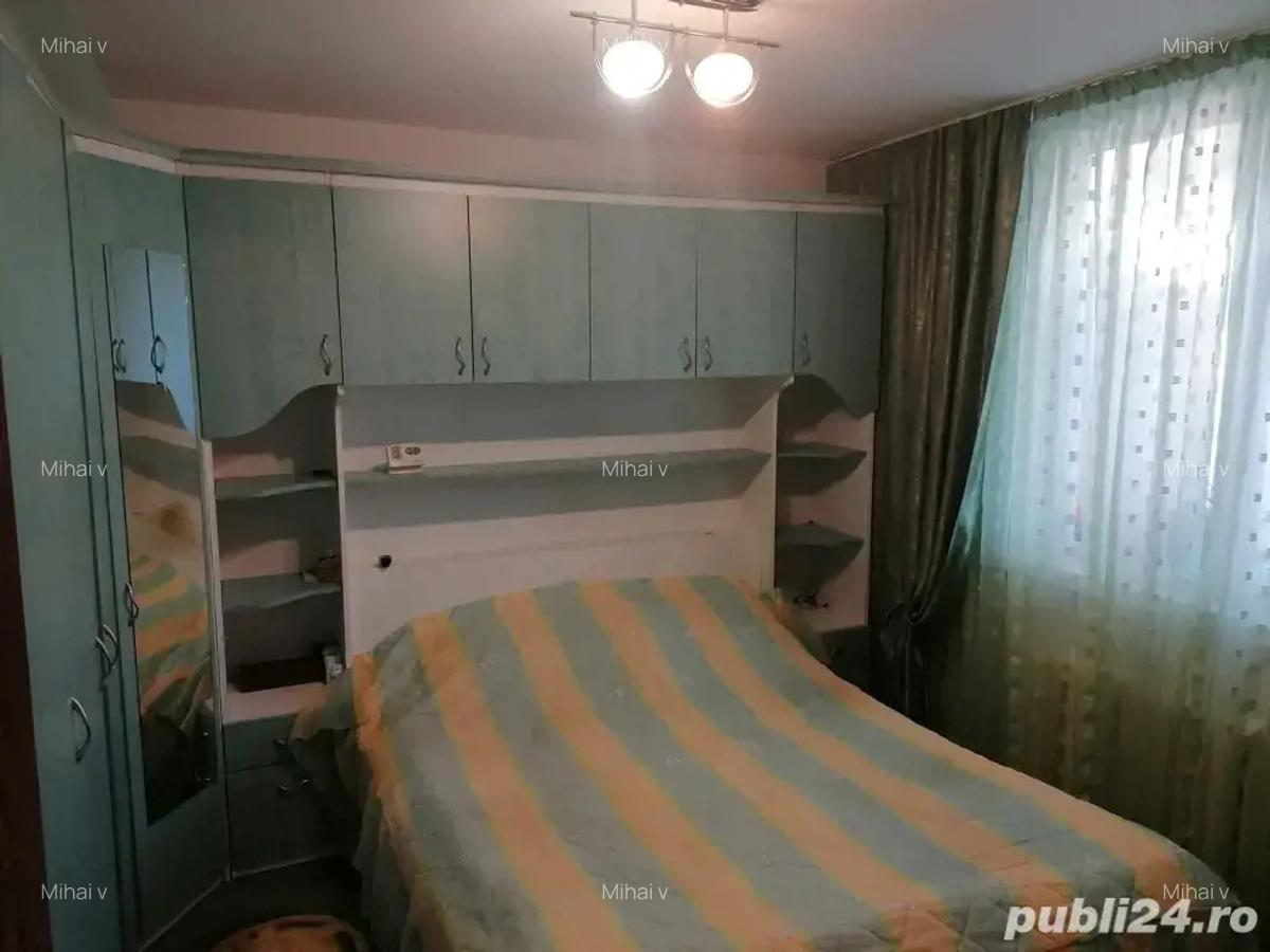 De vanzare apartament cu 3 camere - 4