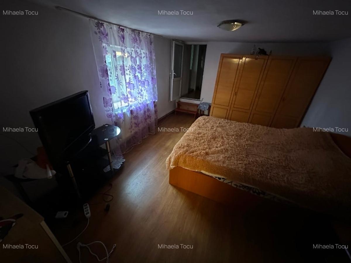 Casa zona  1 - str. Calugareni - 12