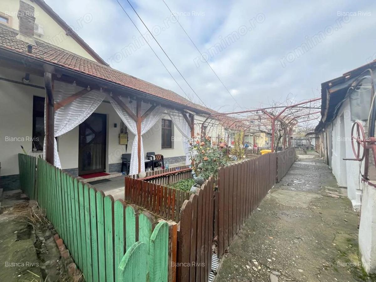 Casa cu 3 camere, curte comuna, zona Mehala - 12