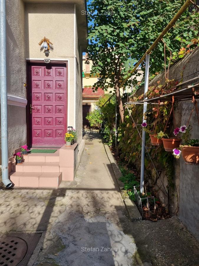 Casă pe parter, poziție premium – perfectă pentru investiție sau birou - 1