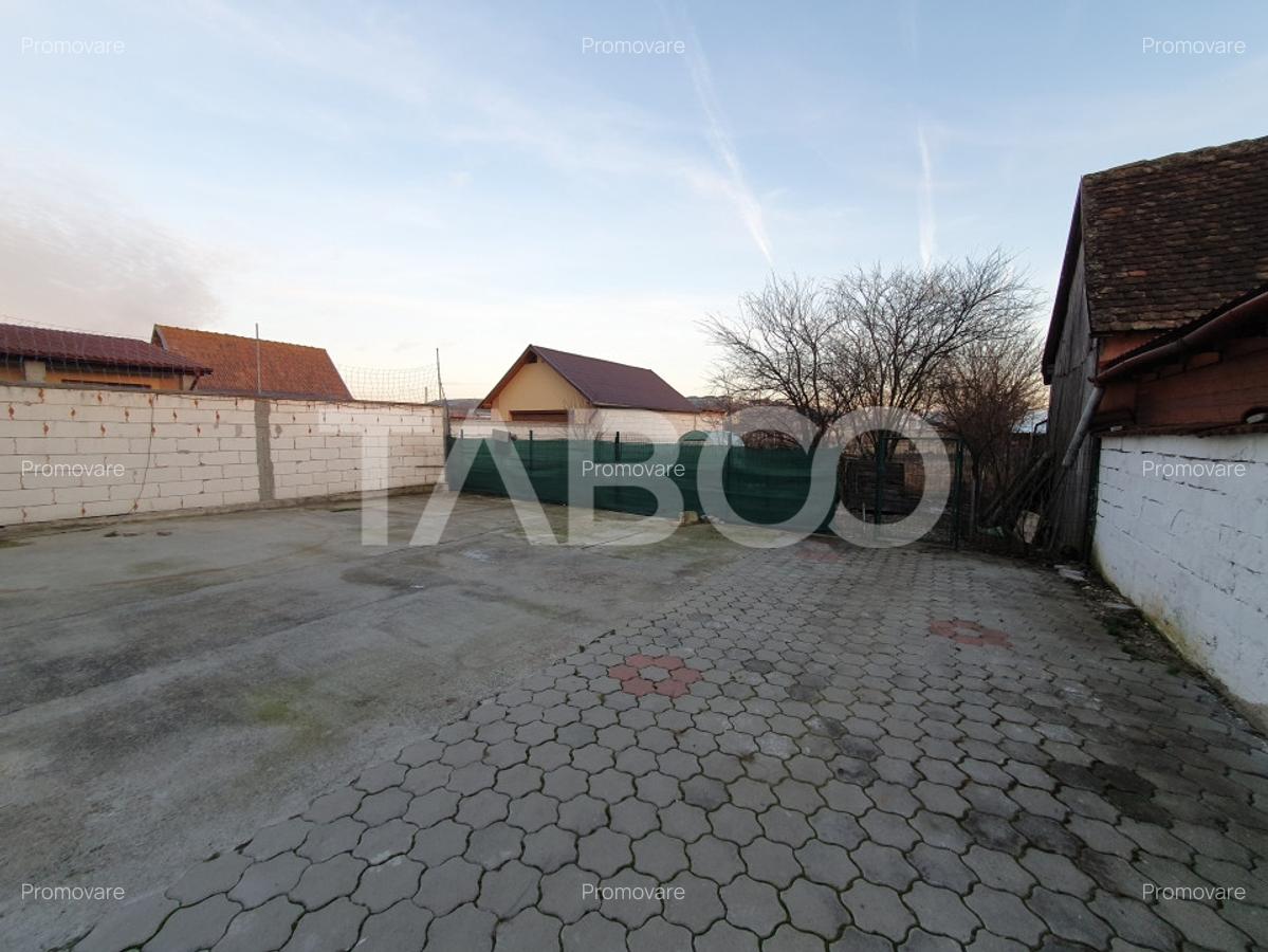 Casa individuala cu 7 camere 2 fronturi 1000 mp teren in Sura Mare - 6