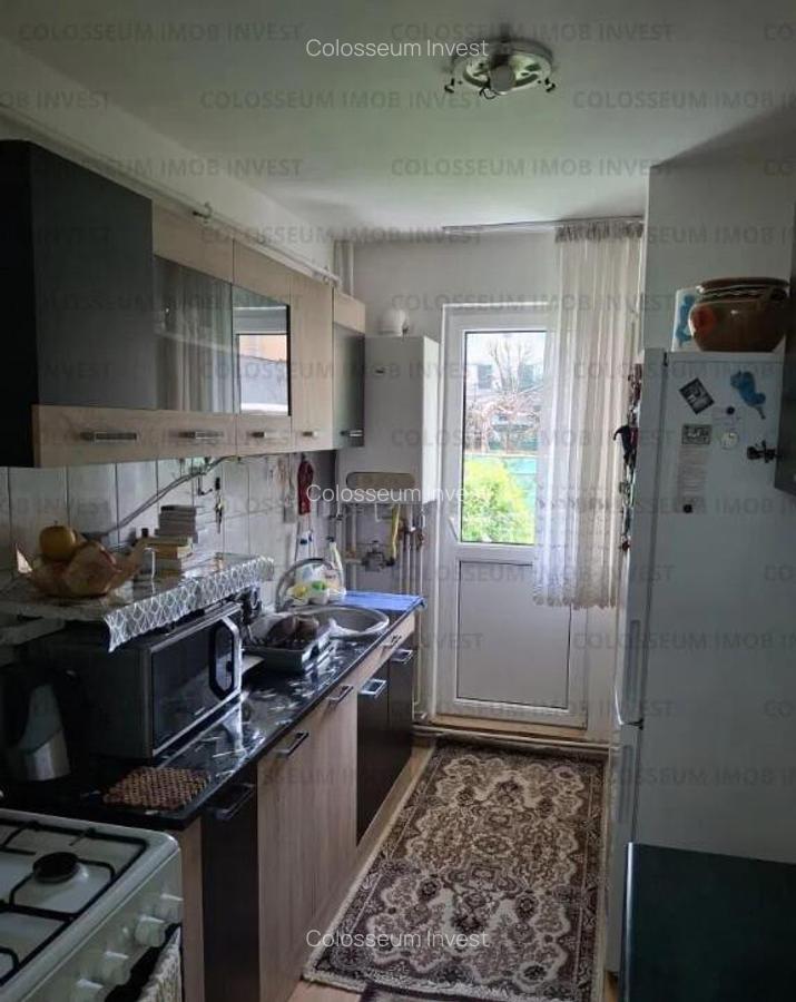 Apartament cu 2 camere, decomandat - zona Tractorul - 3